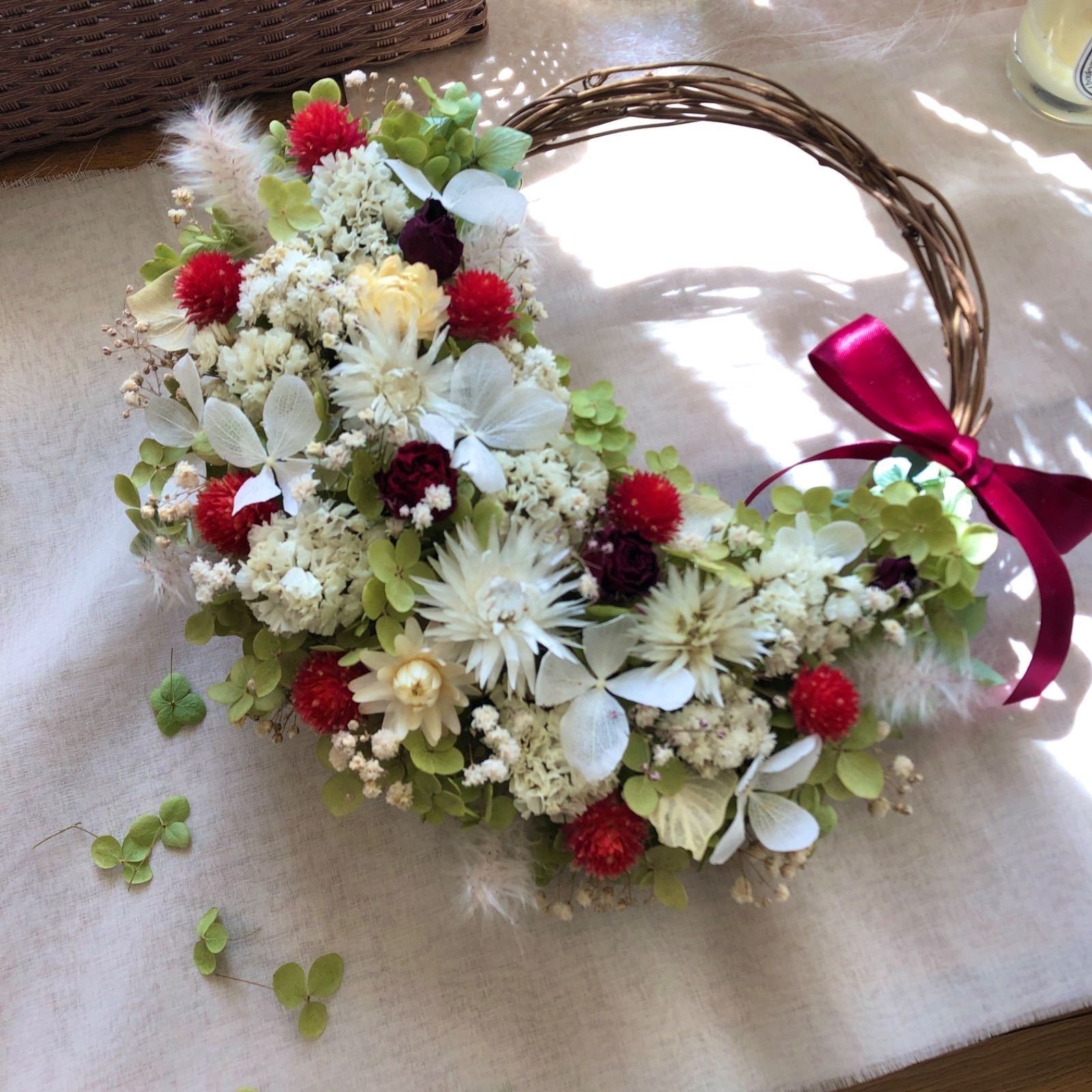 ＊Natural＊ミニバラと千日紅のホワイトリース☆ドライフラワーリース Natural＊ミニバラと千日紅のホワイトリース☆ドライフラワーリース