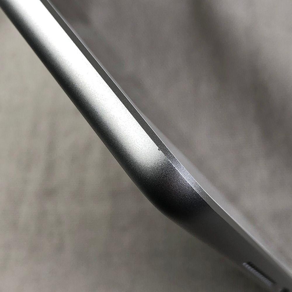 ◆ジャンク品・本体のみ◆Apple iPad 第7世代 本体のみ Wi-Fiモデル 32GB Silver（A2197）★バッテリー異常/TL-JUNK-250283（001313）VRB