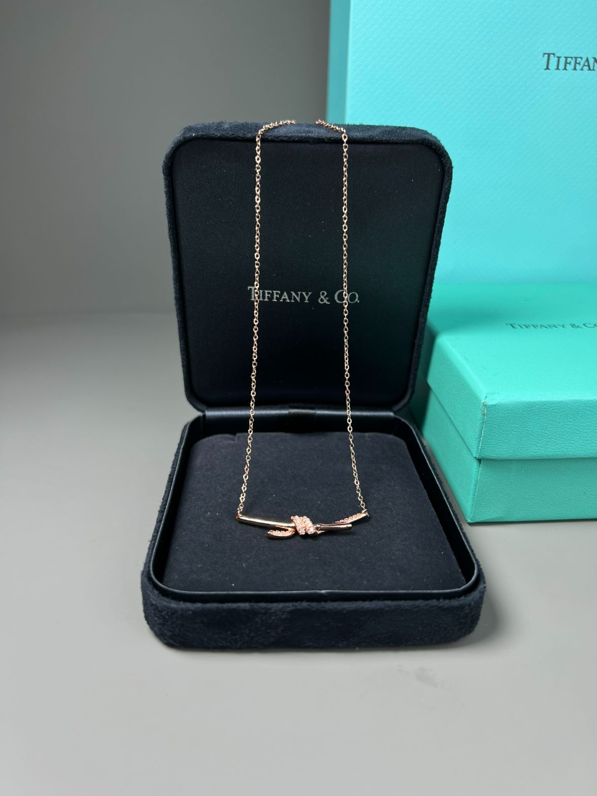 専用の箱と袋付き】Tiffany&Co ティファニー KNOT ノット 専用の箱と袋付き】Tiffany&Co ティファニー KNOT ノット