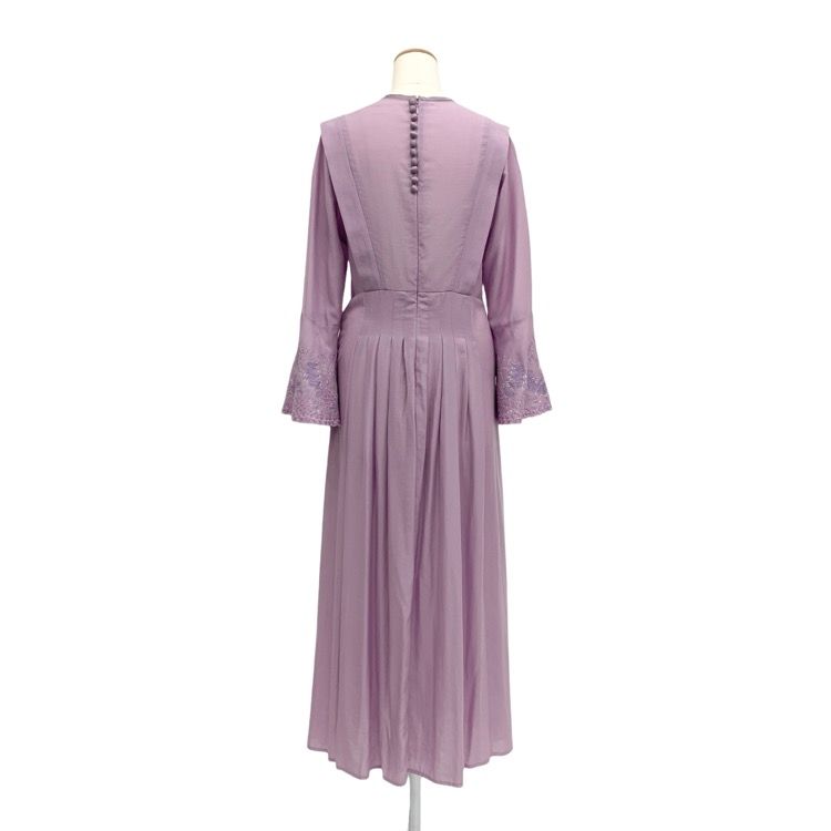 Mame Kurogouchi マメクロゴウチ Botanical Embroidery Dress Mame Kurogouchi マメクロゴウチ Botanical Embroidery Dress