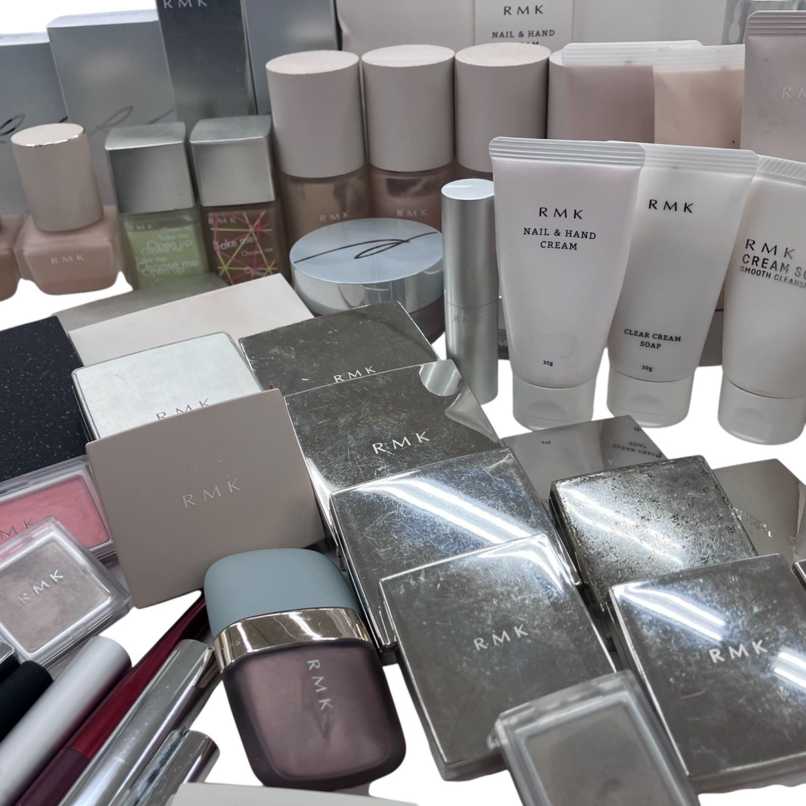 186005 現状品 RMK アールエムケー 化粧品 85点まとめ売り 【公式通販】 186005 現状品 RMK アールエムケー 化粧品 85点まとめ売り 【公式通販】