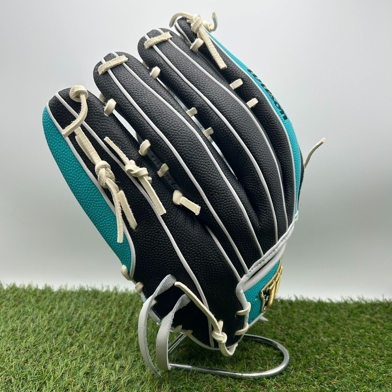 【最終値下げ】未使用品Wilson ウイルソン　軟式　99型　オーダー スライドで型付け後見れます👆 . 本日ご紹介するのはウイルソン