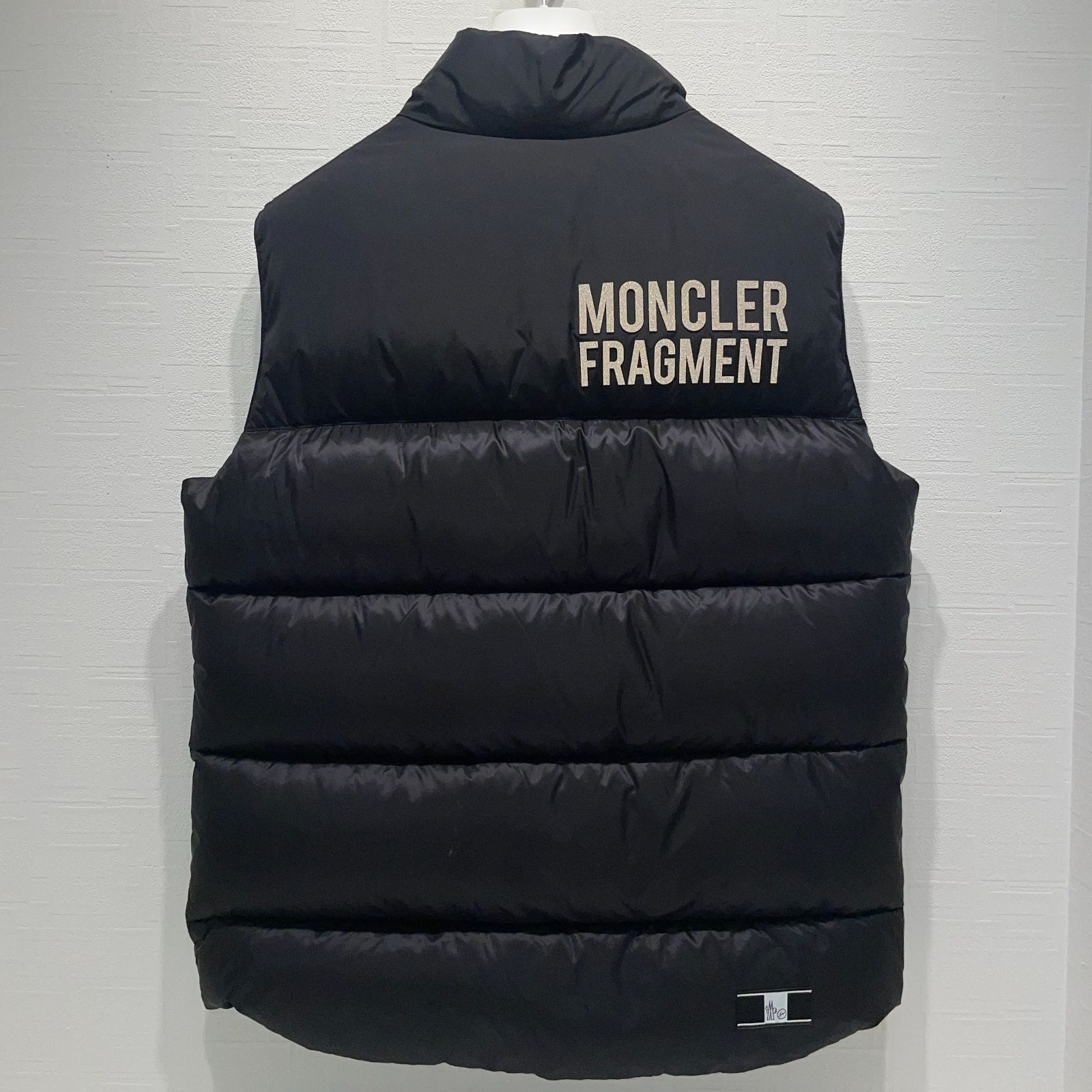 未使用！ MONCLER モンクレ モンクレール ダウンベスト ダウン メンズ レディース - メルカリ