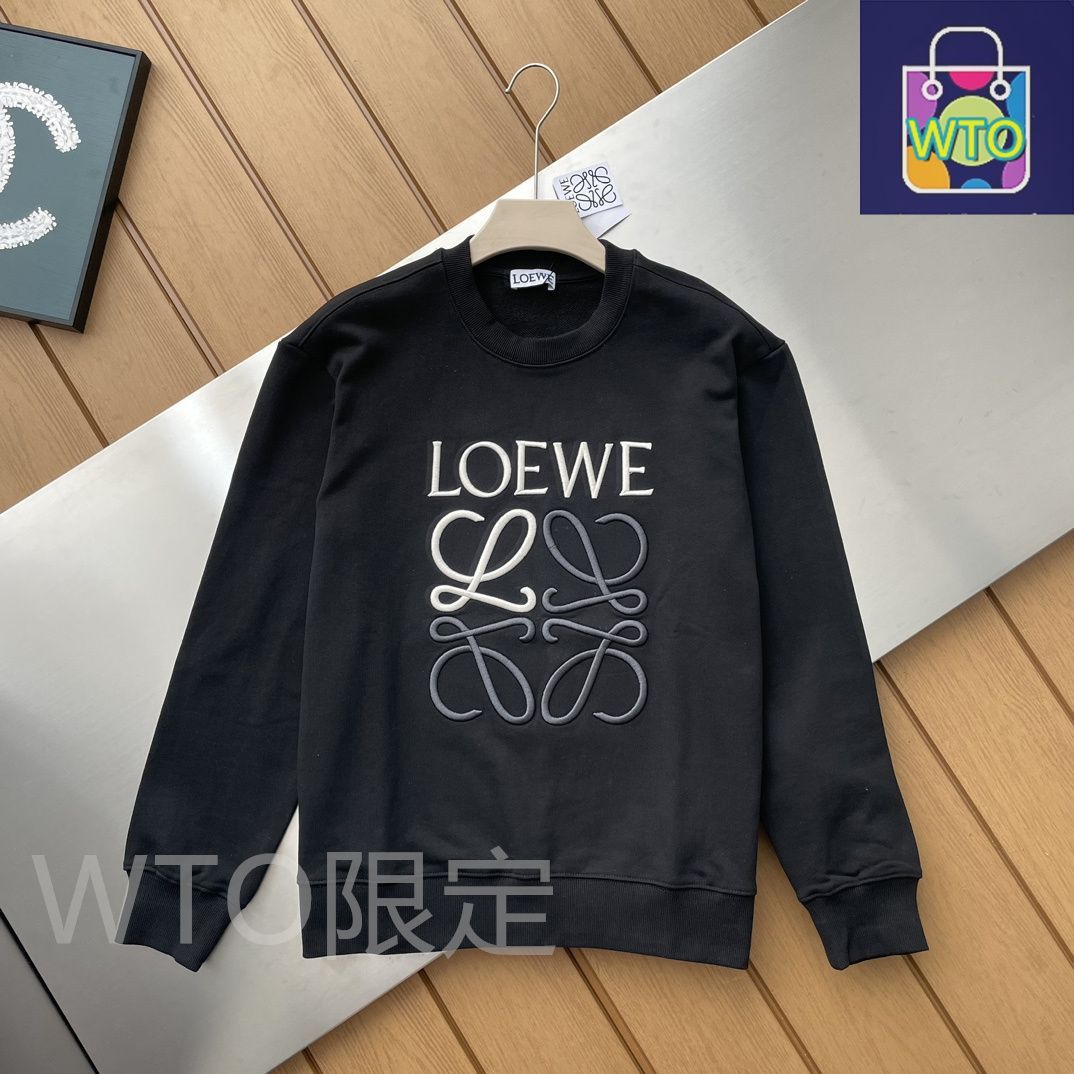 LOEWE（ロエベ） の綿質の丸首のアルファベット入りヘビーワーク