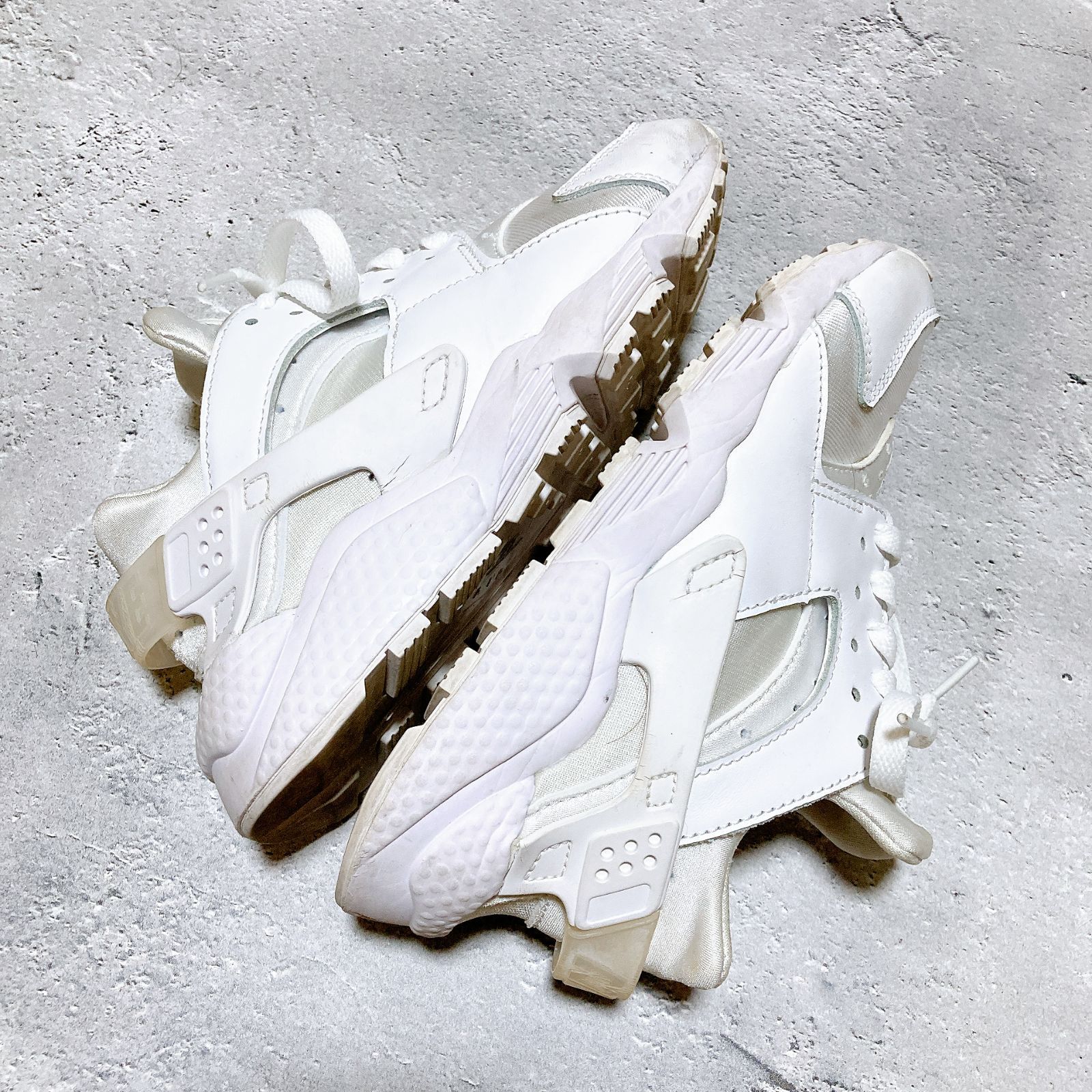 定価¥15,400 ナイキ AIR HUARACHE レディース 23センチ