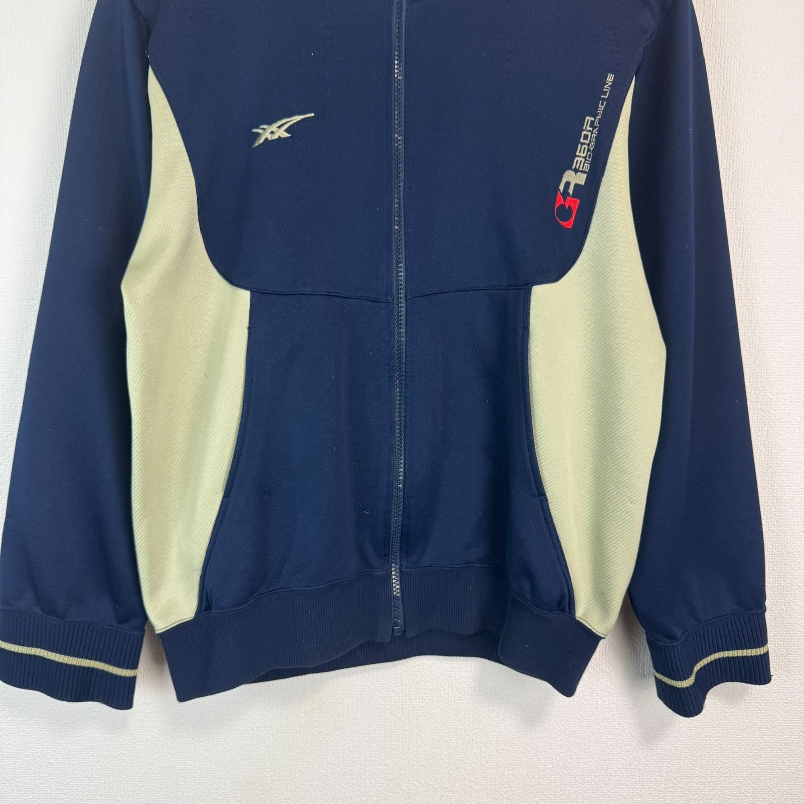 希少　アシックストラックジャケットMサイズワンポイント刺繍ロゴ袖ロゴ ジャージ embroidery side line track jacket&frasl;胸ワンポイント刺繍 サイドライン トラックジャケット メンズ レディース