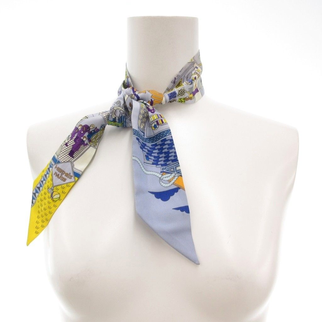 エルメス HERMES LA MAISON DES CARRES ツイリー 絹 シルク 水色  