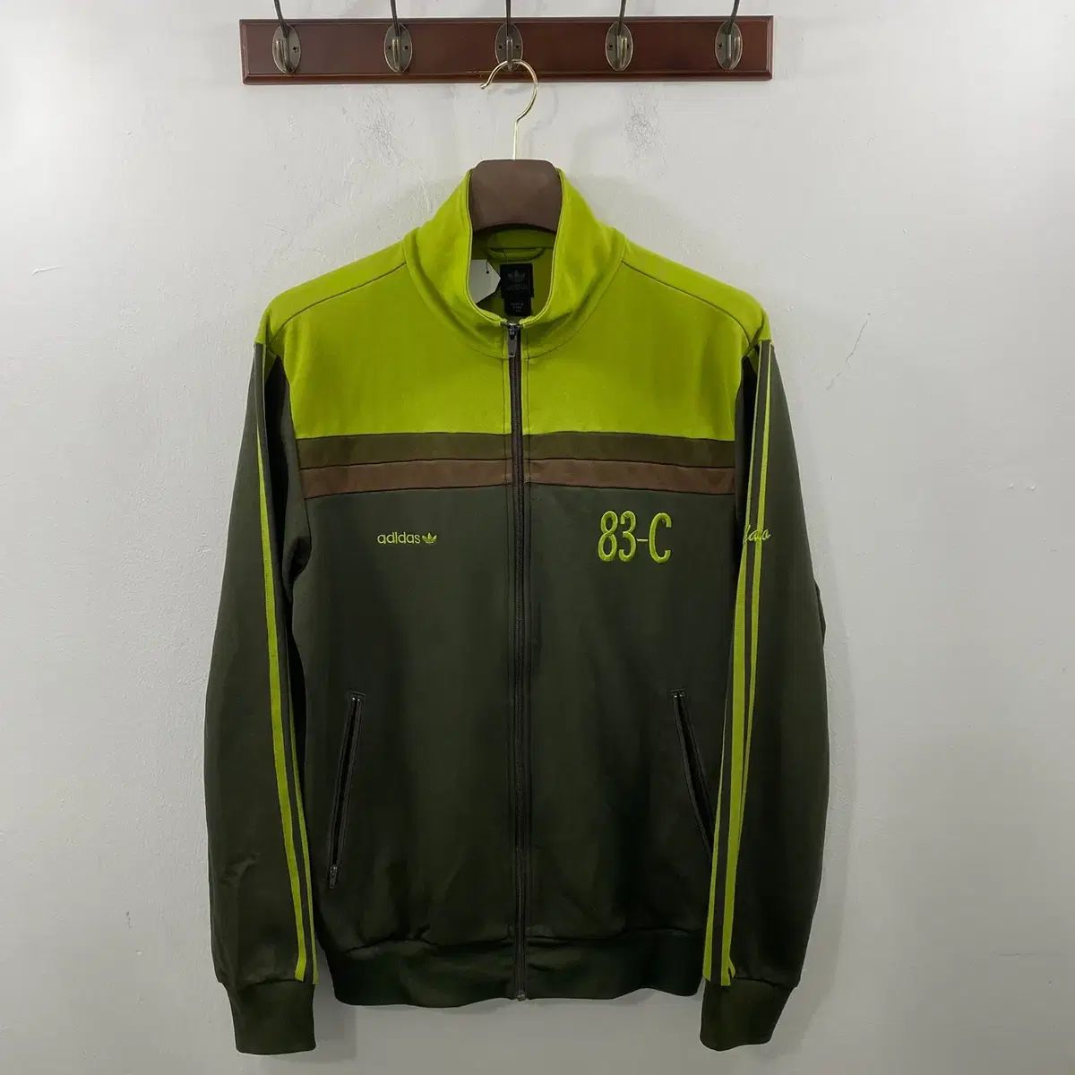 105 adidas アディダス ファイヤーバード オリーブ ジップアップ ジャージ