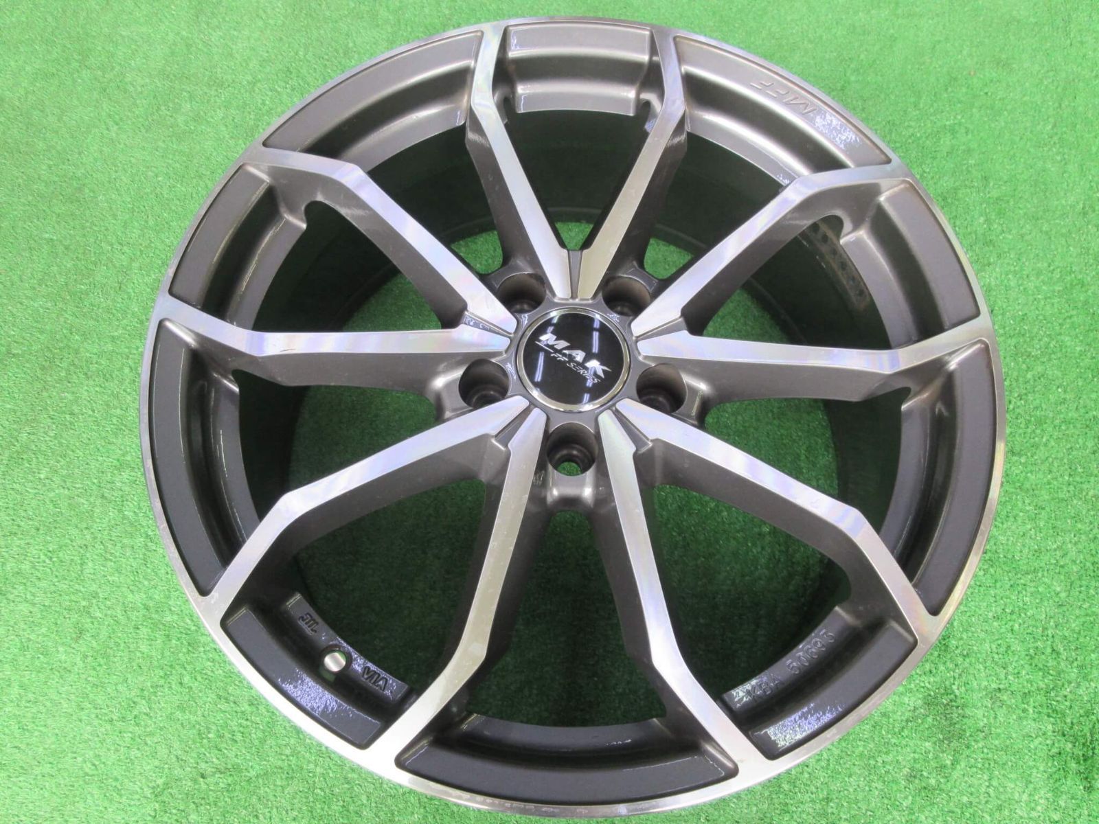 阿部商会 レーベFF 8J-18 5H112 +40 アウディQ3、Q5用中古