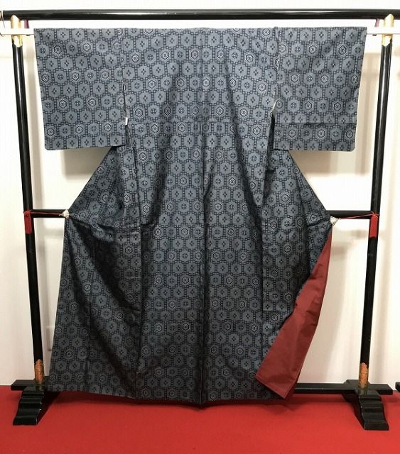 紬 正絹 黒地に菊花文様 裄62cm Sサイズ 袷着物