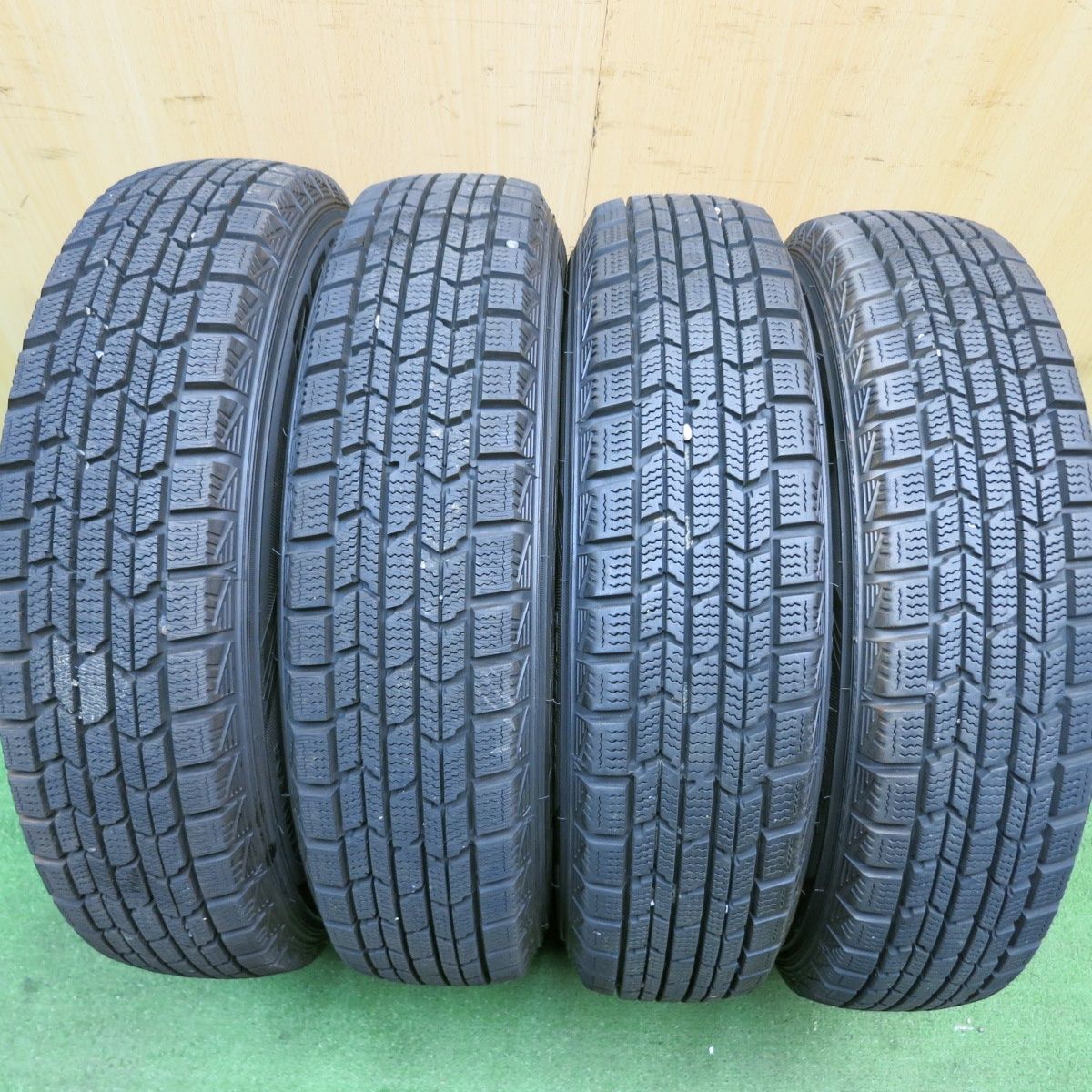 バリ溝！9.5分以上☆スタッドレス 145/80R13 ダンロップ DSX-2 AXEL 