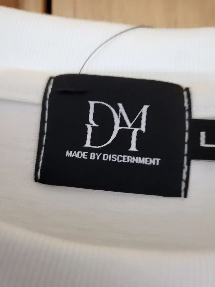 DSM Tメタル ロゴ 白 Tシャツ L