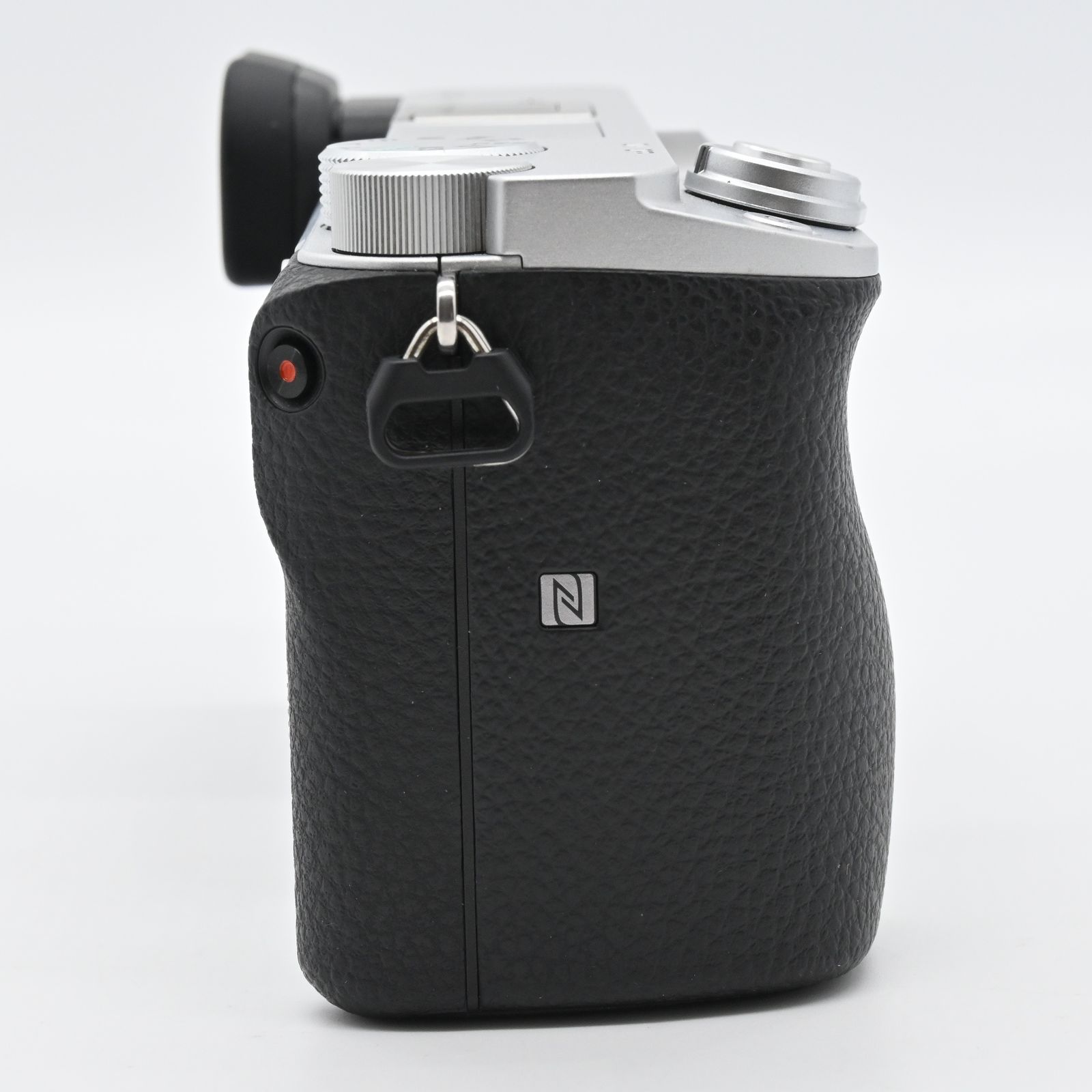☆美品☆SONY α6400 ボディ ILCE-6400 シルバー ショット数 3496回