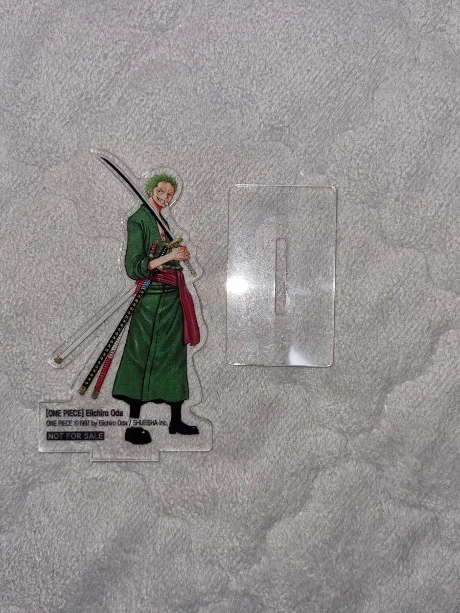 ONE PIECE ロロノア・ゾロ　非売品　アクリルボード aimee-shop_bl-box76