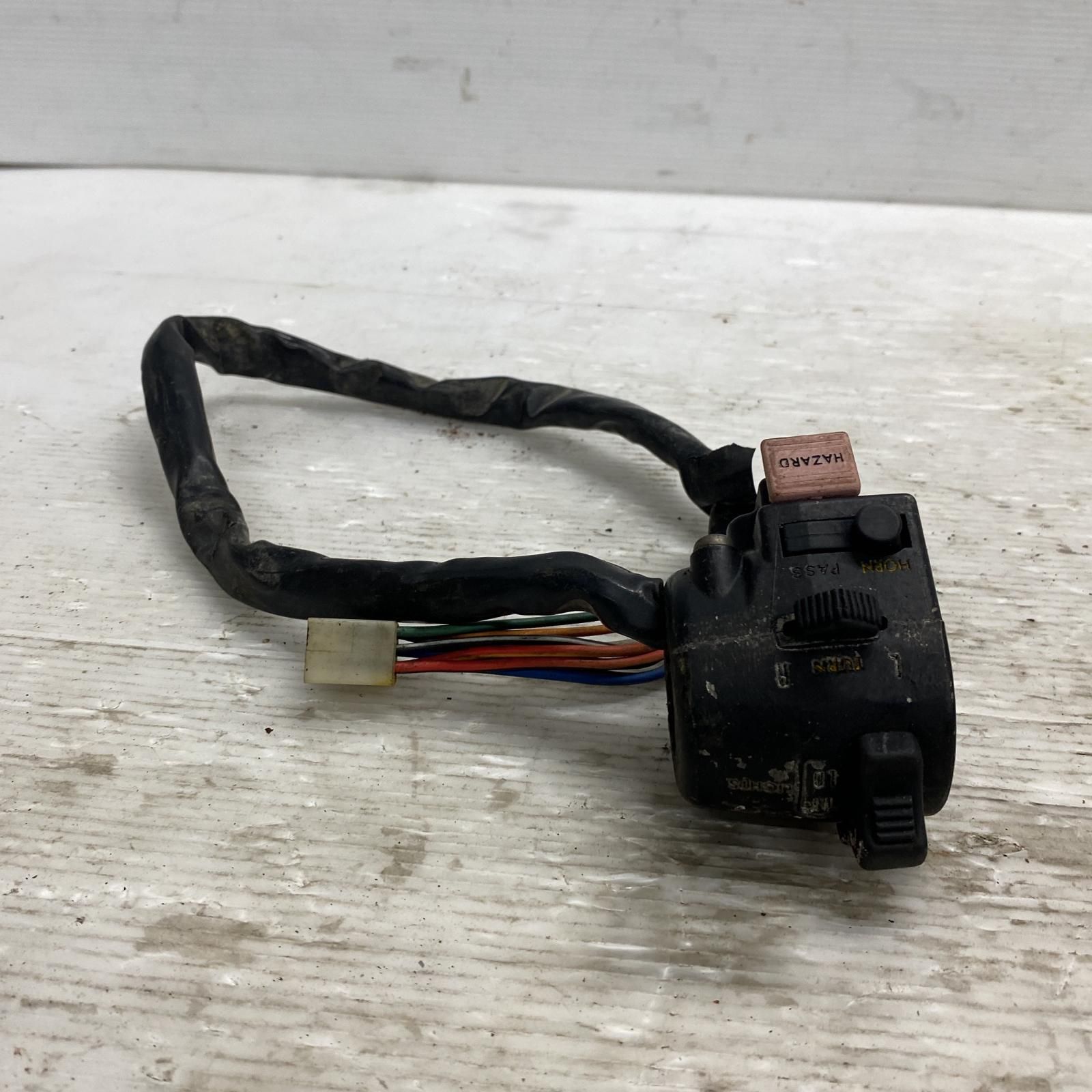 KAWASAKI Z1000LTD ハンドルスイッチボックス 左 カワサキ - メルカリ