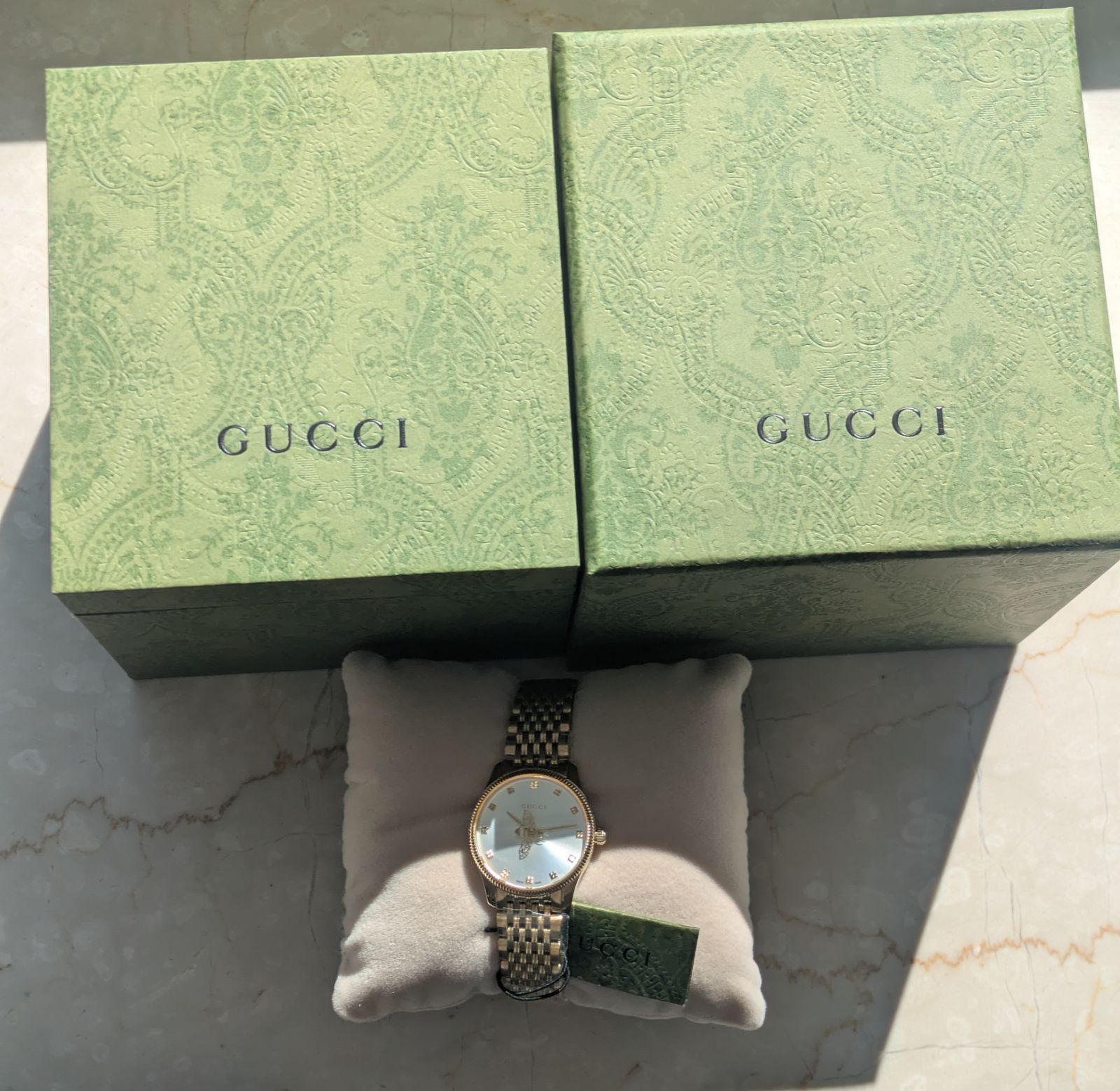 新品未使用 GUCCI グッチ Gタイムレス 腕時計 Bee 蜂 ゴールド