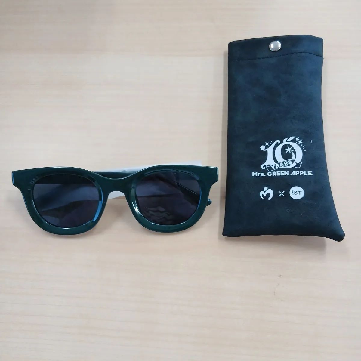 Mrs. GREEN APPLE コラボサングラス Mrs. GREEN APPLEロゴ入り