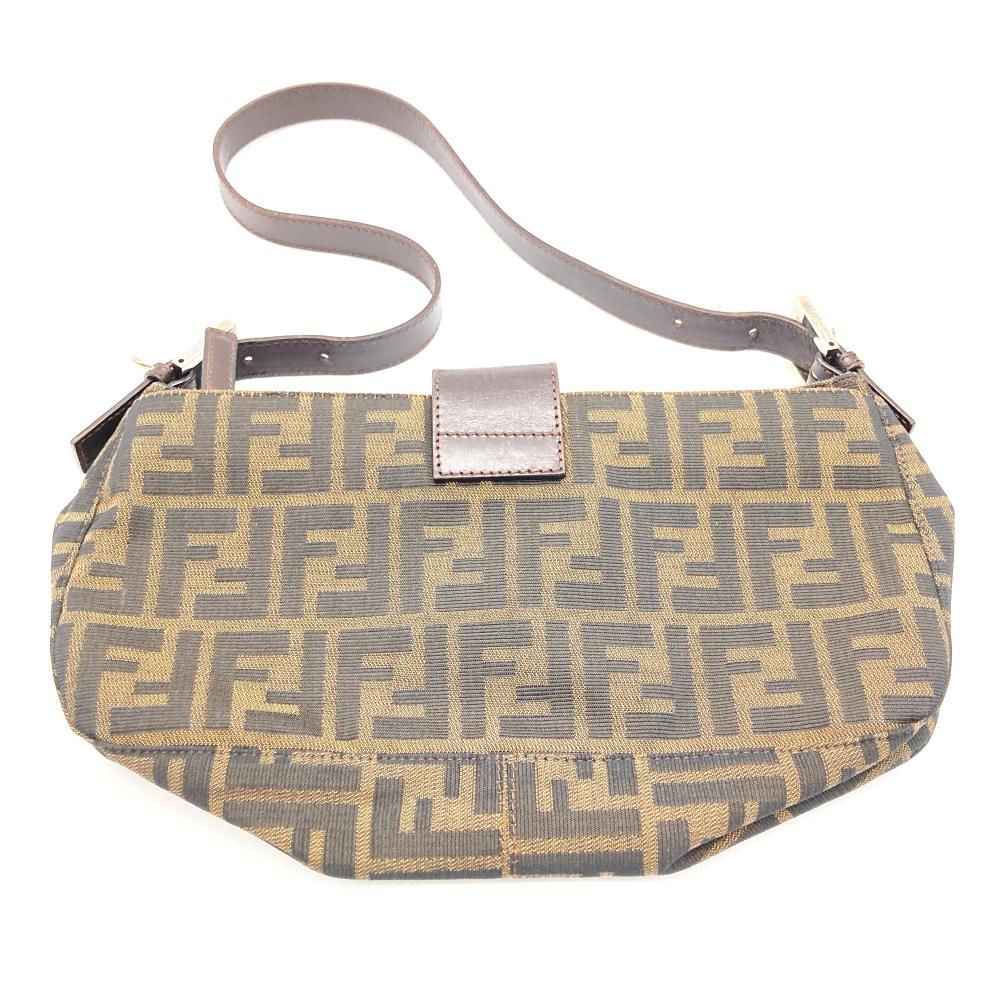 美品✨フェンディ マンマバゲット ズッカ ワンショルダー シルバー金具