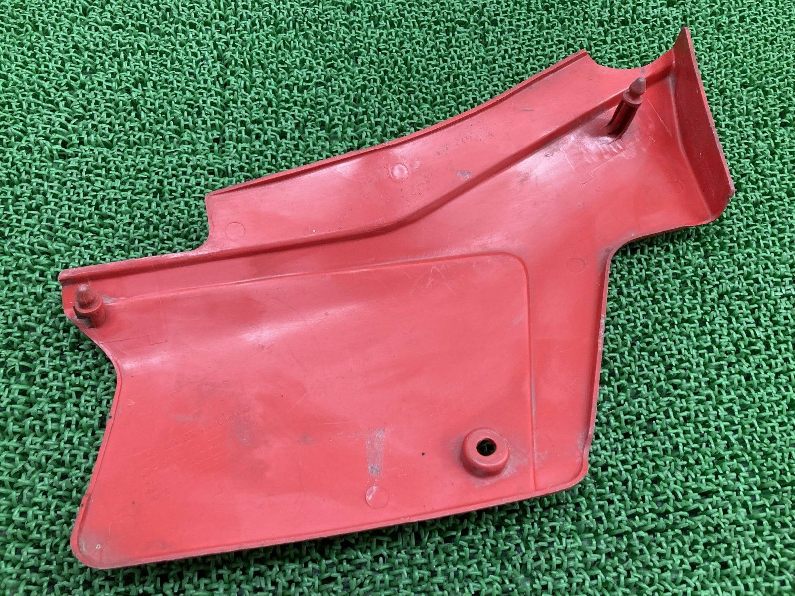 XL250R サイドカバー 左 赤 ホンダ 純正 バイク 部品 MD03 当時物 サイドカウル 割れ欠け無し 品薄 品 車検 Genuine xI DECORATOM_COM_BR