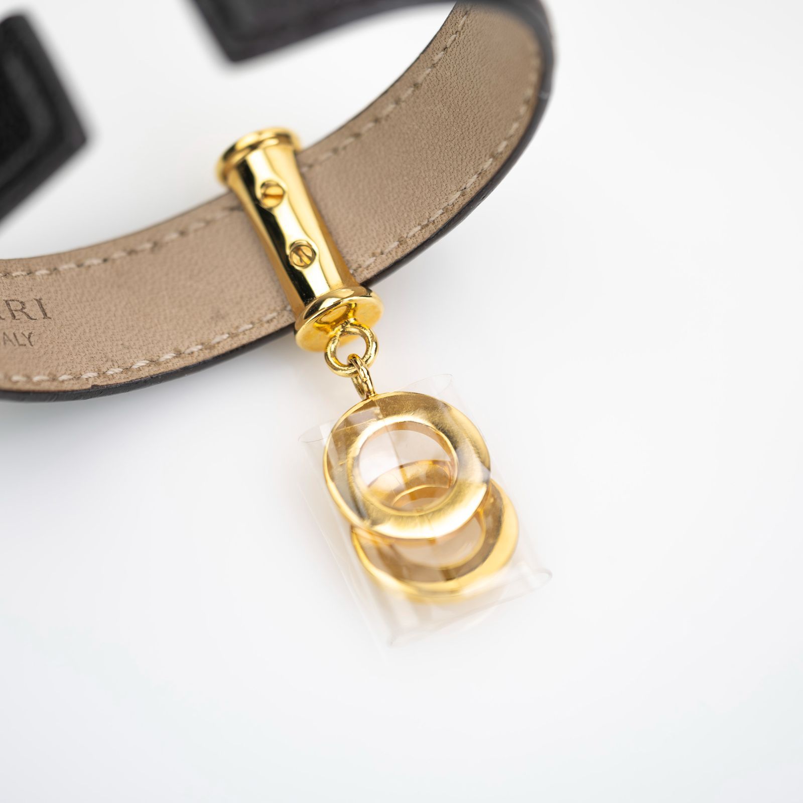 ブルガリ レザーバングル カフブレスレット ブラウン 【公式通販】