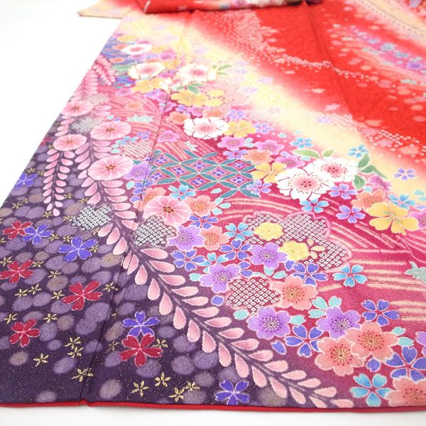 振袖 袷 着物 金駒刺繍 金彩加工 銀通し 赤 桜 四季の花 古典柄 成人式