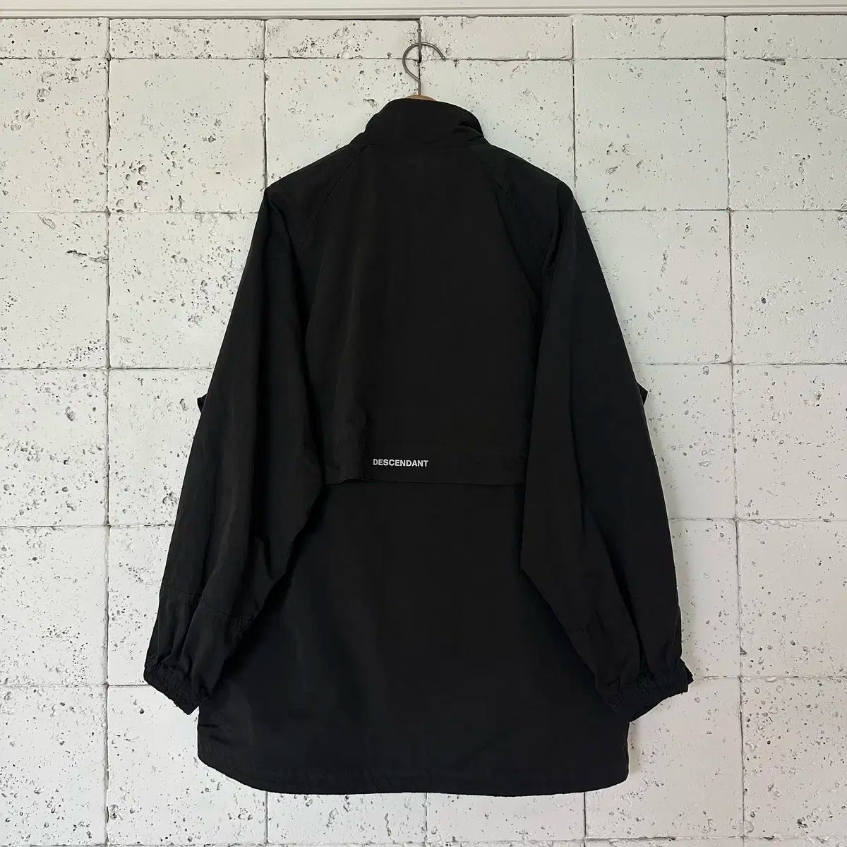 ディセンダント ウィンドブレーカー