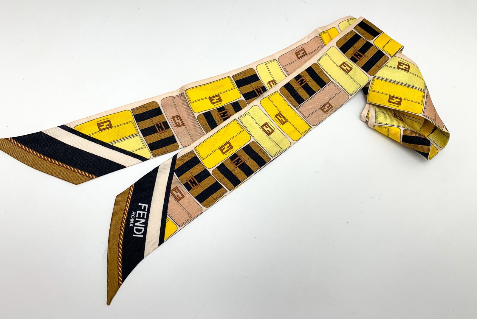 FENDI フェンディ ラッピー マルチカラーシルク バンドゥ スカーフ 黄