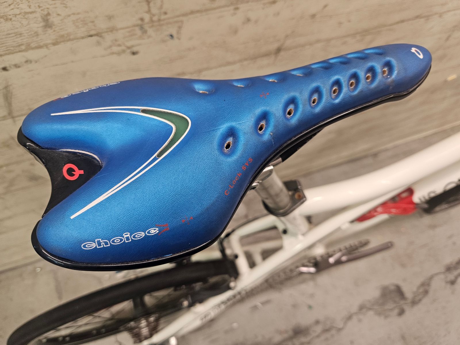 送料無料LOUIS GARNEAU ミニベロ MV2小径車 8速 20インチ □【 西濃運輸 発送のみ 】良品!! LOUIS GARNEAU LGS-MV2 2008