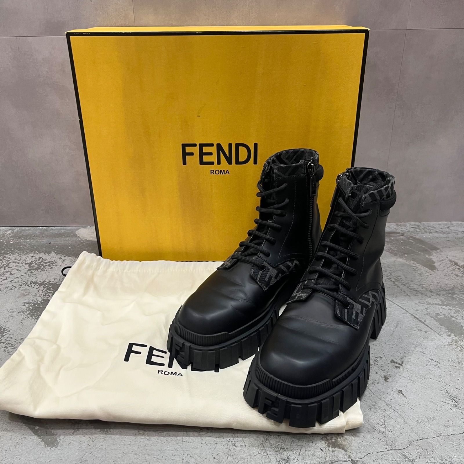 FENDI FFロゴ ズッカ柄 フォース レースアップ アンクル レザー ブーツ