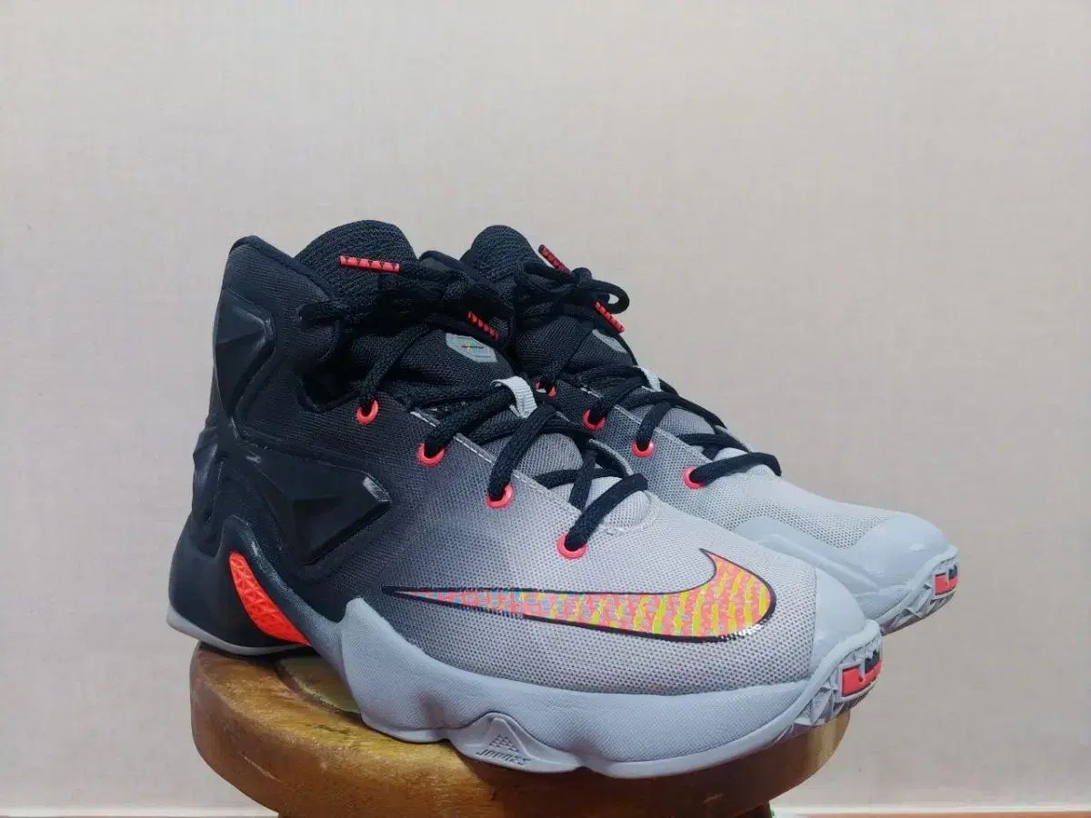 240 ） NIKE ナイキ レディース レブロン 13 スニーカー バスケットシューズ