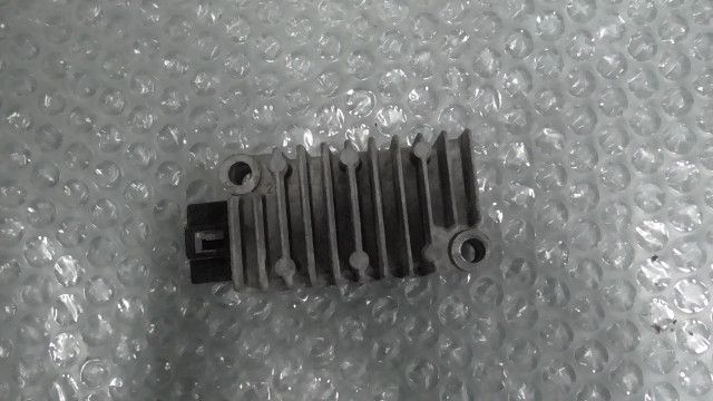 ディバージョン400 4BP-000xxx の レギュレター 1741656821