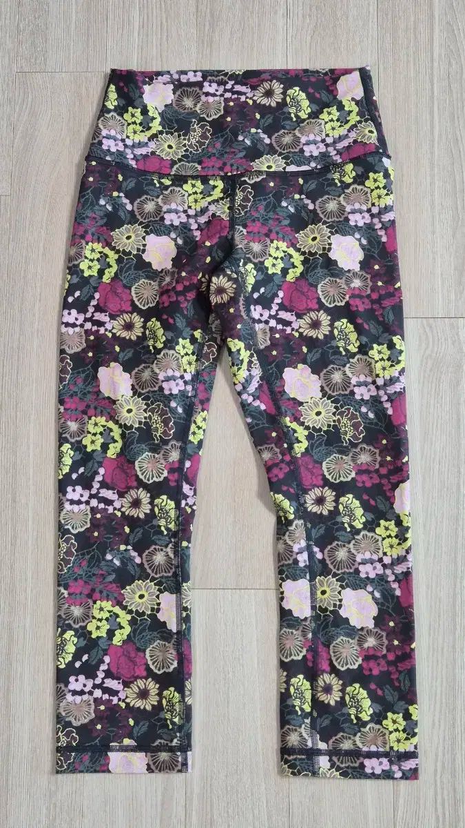 lululemon（ルルレモン） Wunder Under Crop 4 サイズ ワンダー
