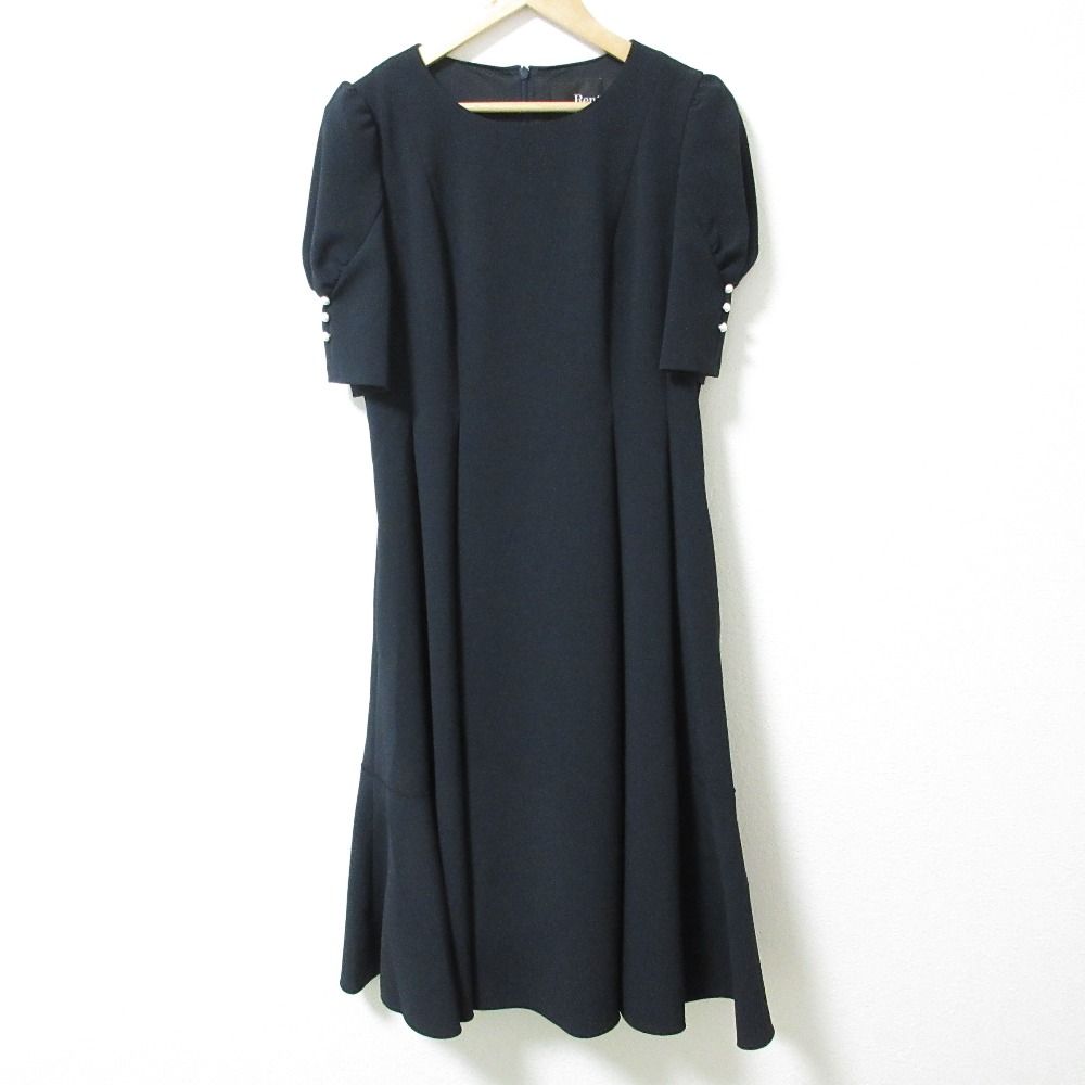 新品同様 23SS Rene ルネ コーティングパール ストレッチ パフスリーブ