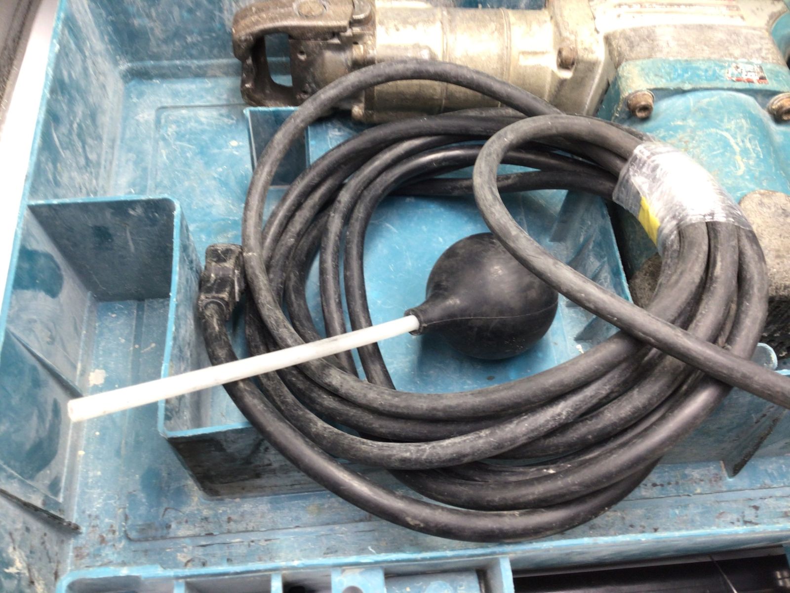 品 Makita マキタ 17mm電動ハンマ HM0830 6角シャンク ITUVGIOIMQDM エコツール知立店 M02