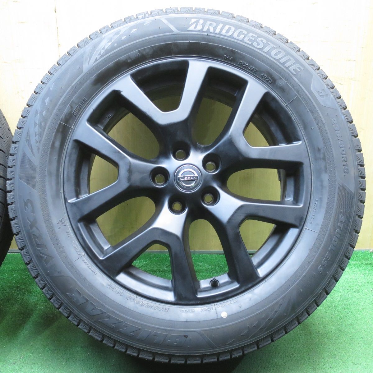 バリ溝！23年！キレイ！9.5分☆日産 T31 エクストレイル 純正 235