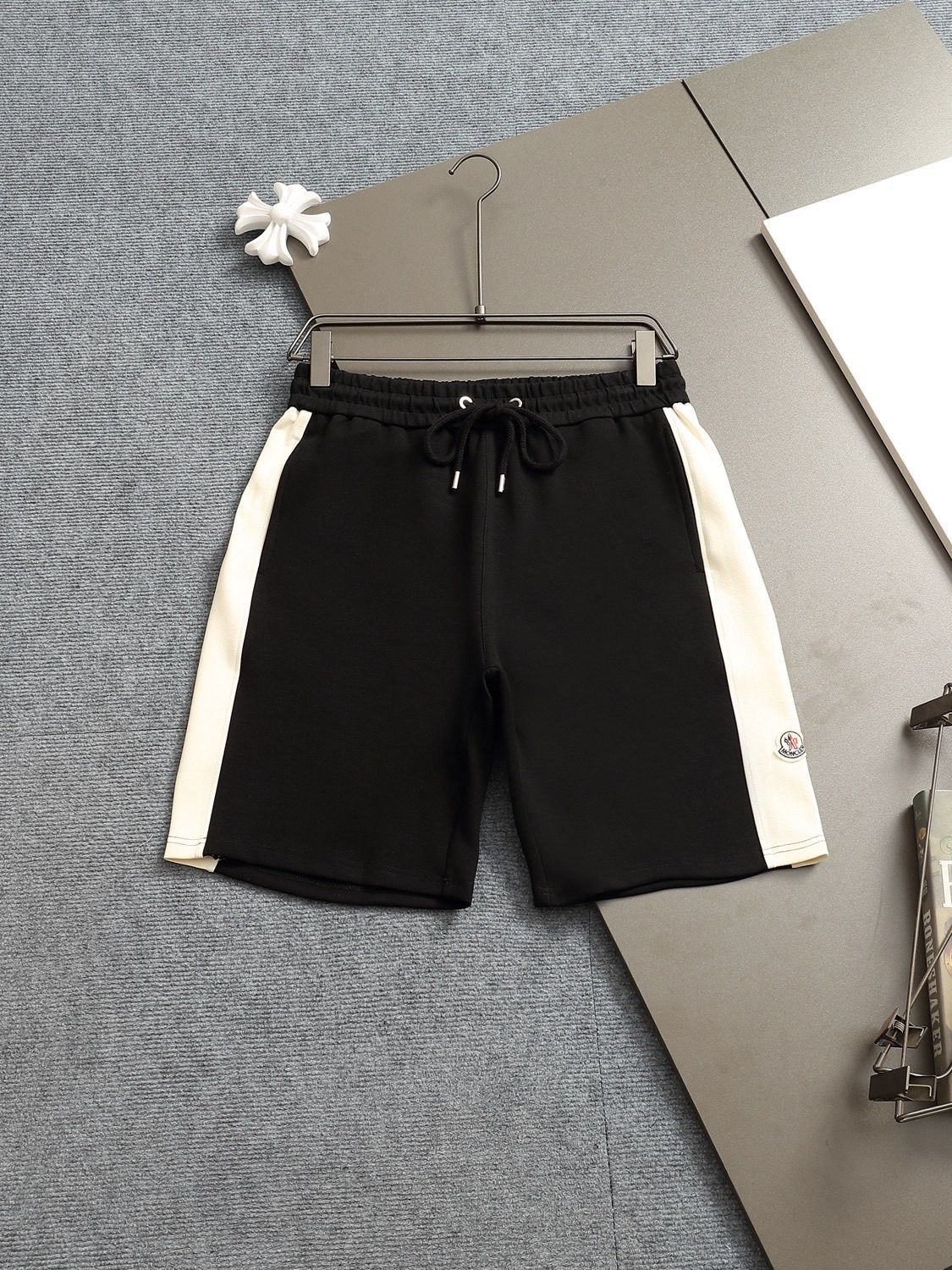 Moncler ショートパンツブラック