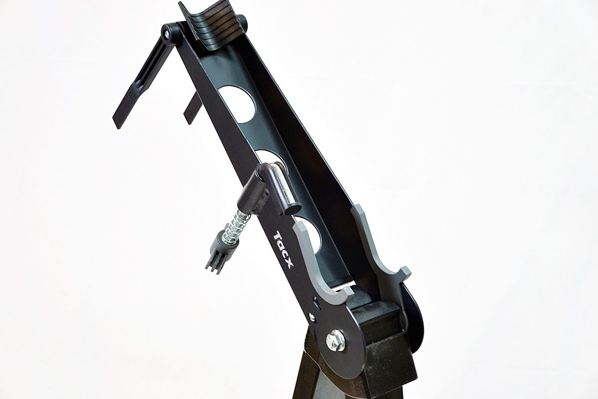 TACX タックス