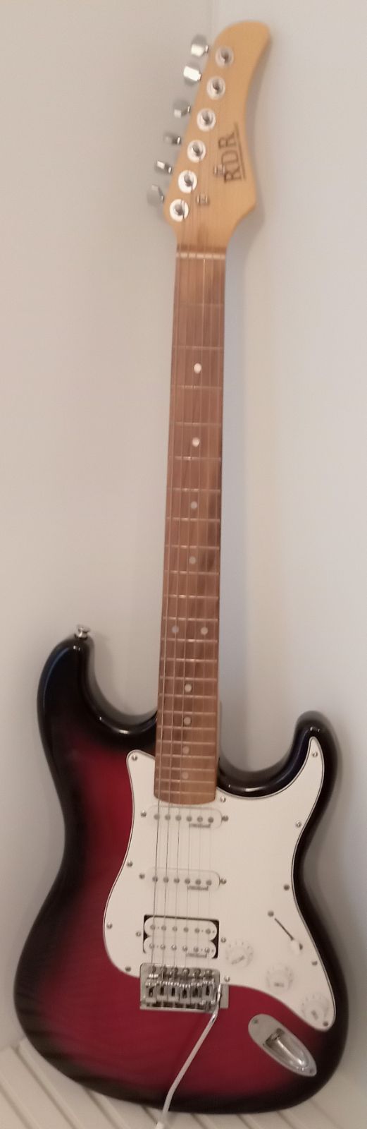 音出し確認済 RDR ストラトキャスタータイプ エレキギター 黒 ソフトカバー 音出し確認済 RDR ストラトキャスタータイプ エレキギター 黒