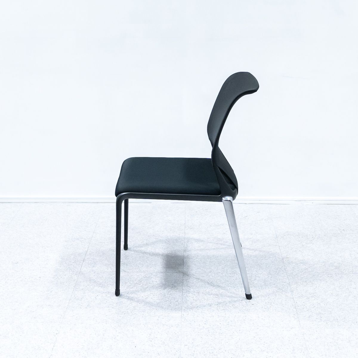 展示品 vitra/ヴィトラ MedaSlim/メダスリム アームチェアa vitra. Vitra/ヴィトラ アームチェア MedaSlim/メダスリム 1脚