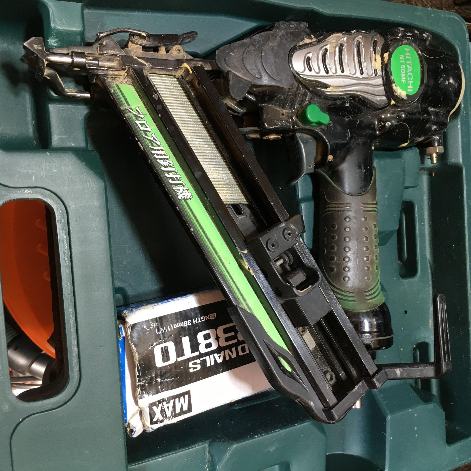 HITACHI 日立 50mm 常圧 フロア用釘打機 NT50MF - メルカリ HITACHI 日立 50mm 常圧 フロア用釘打機 NT50MF - メルカリ