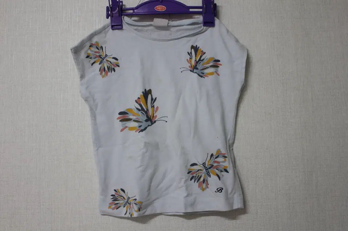 安い，正規品 女児 ボイド 120 タンクトップ 蝶 柄 勇気 Tシャツ