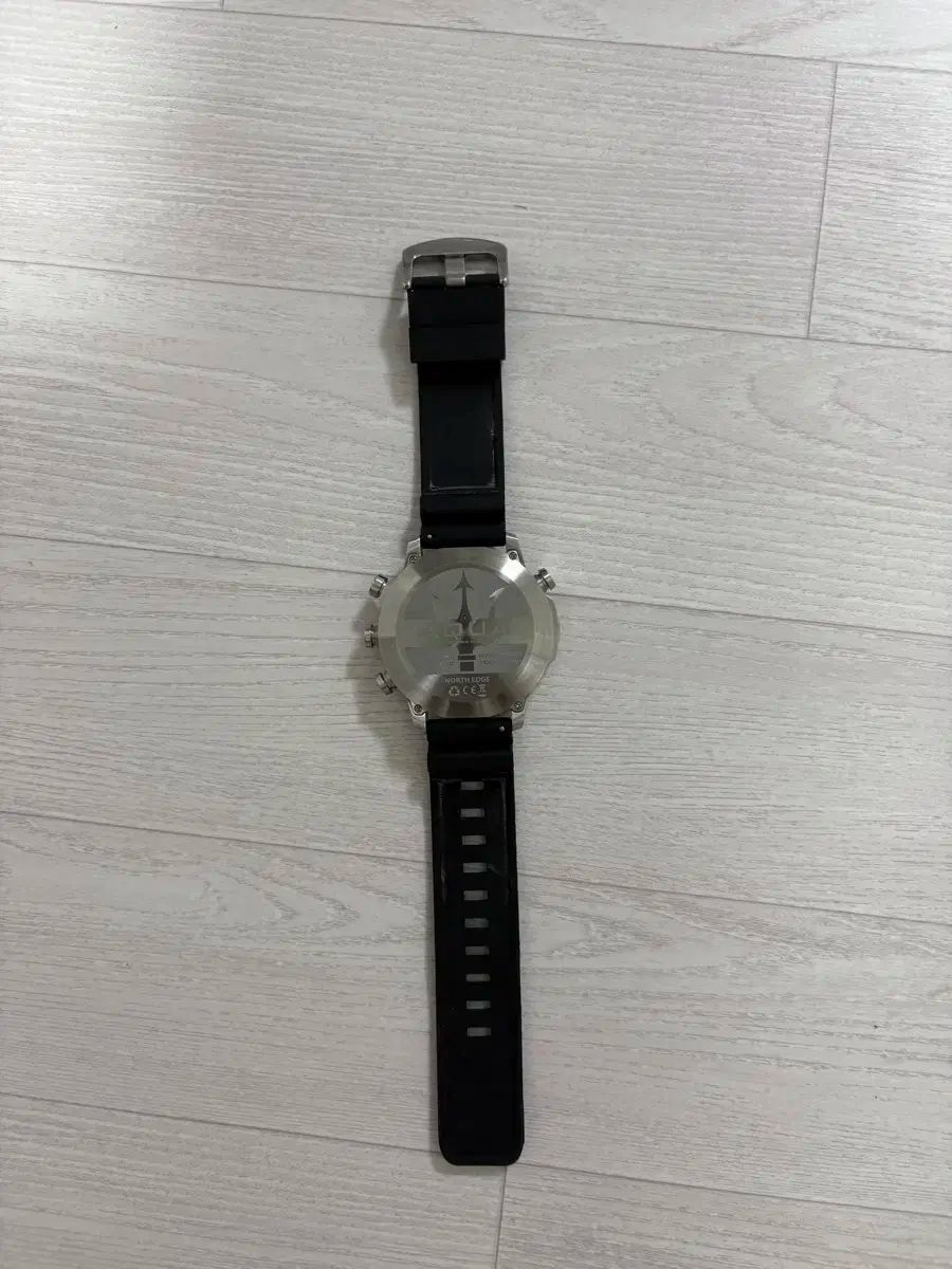 ノースエッジ アクア 防水 時計 ブラック