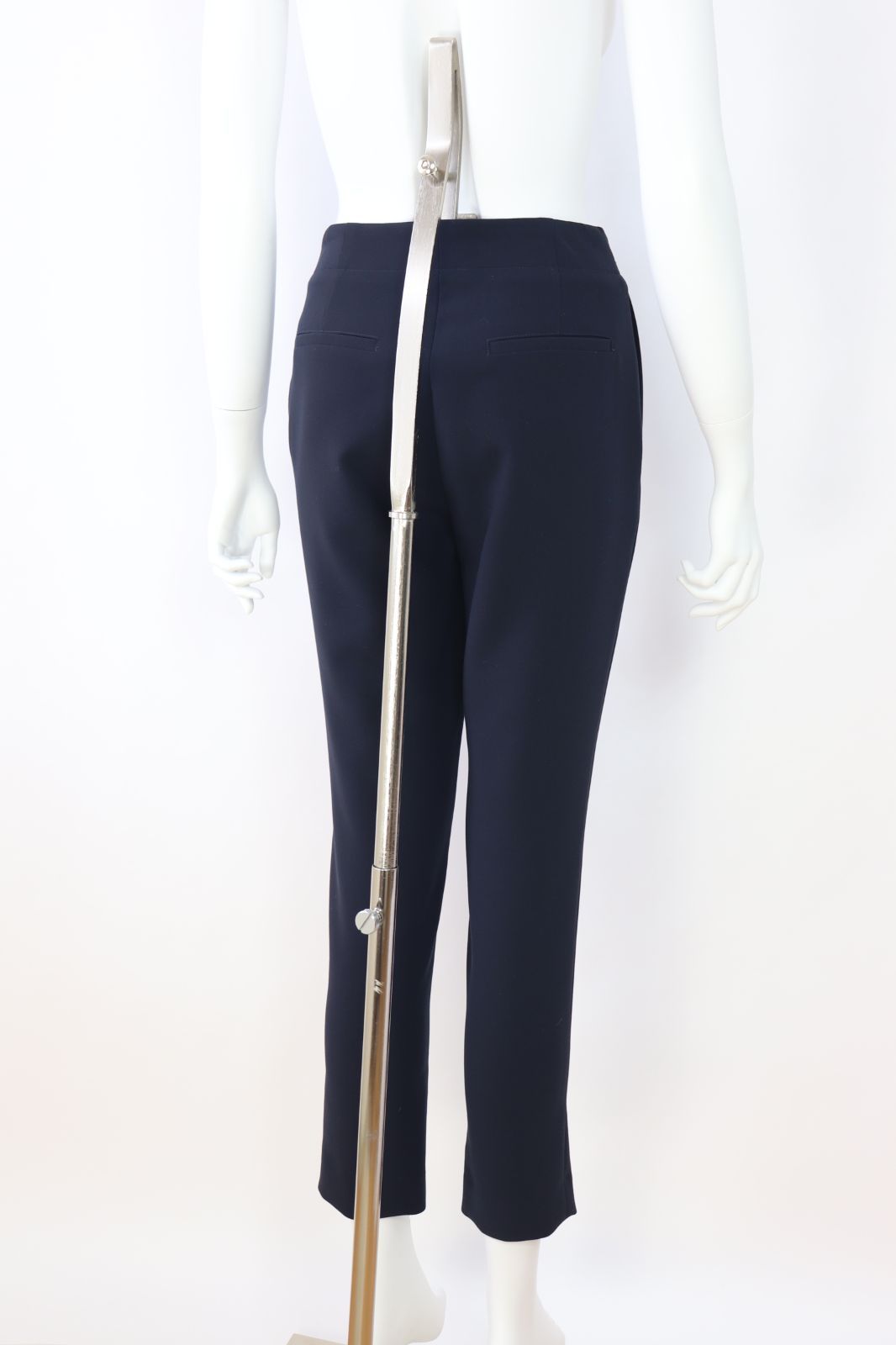 美品 Reneクロップドパンツ 34 Rene☆ルネ クロップドパンツ 6815070 34/紺 - メルカリ