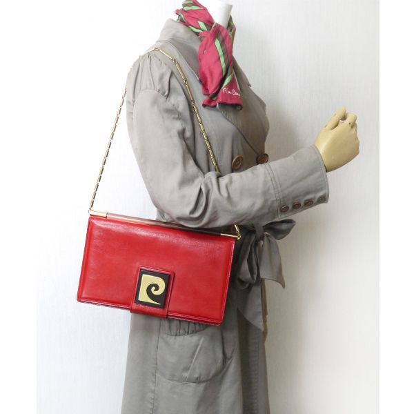 Pierre Cardin 赤 ショルダーバッグ Pierre cardin ビッグPロゴ本革チェーンショルダーバッグ（赤