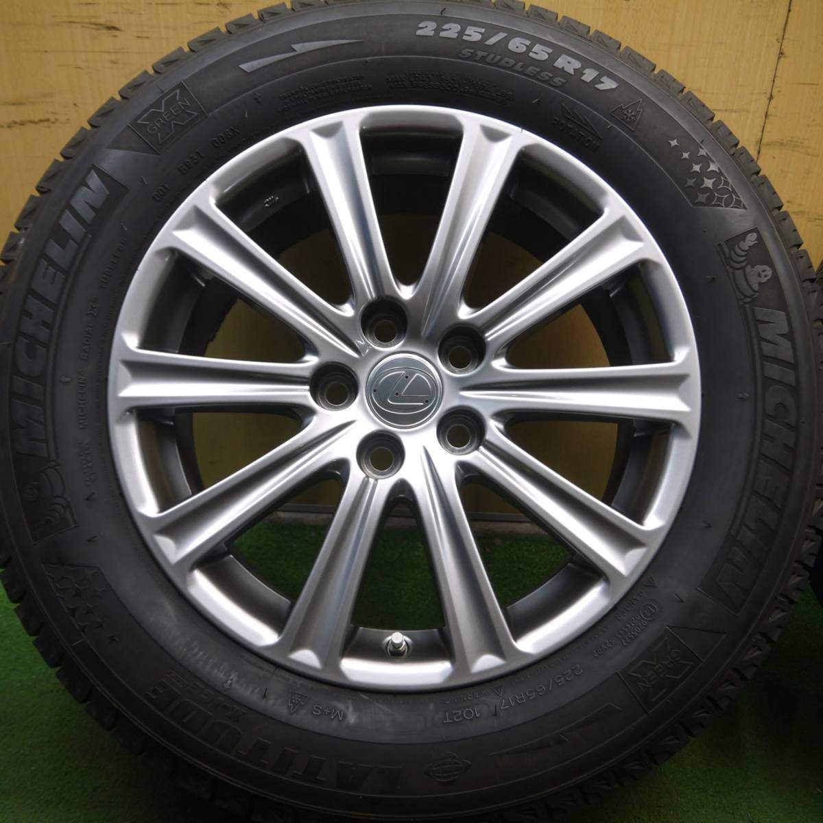 センサー付 バリ溝 綺麗☆レクサス NX 純正 225/65R17 スタッドレス 