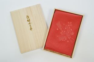 ふくさ 台付 袱紗 慶事用 男女兼用 おしゃれ かわいい 結婚 男性用 女性用 正絹ちりめん刺繍入 台付ふくさ 桜 朱 桐箱入り 冠婚葬祭 結婚式 .ふくさ.