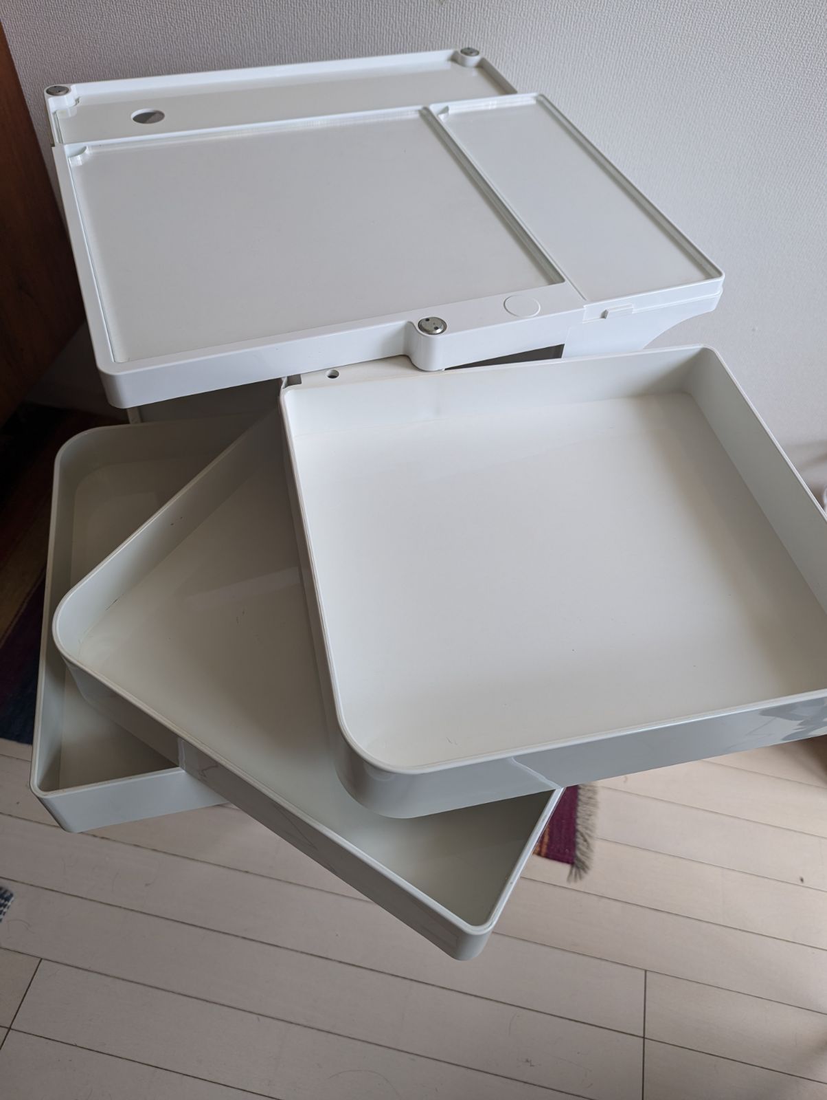 【used】B-LINE ボビーワゴン　３段５トレイ　ホワイト B-LINE ボビーワゴン 3段5トレイ ホワイト ジョエ・コロンボ