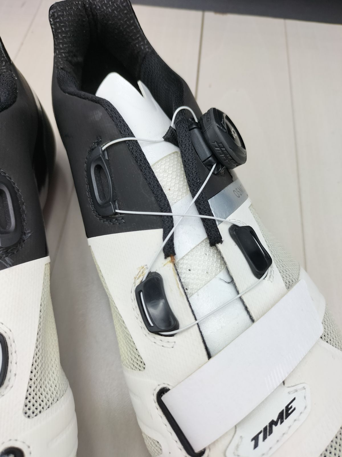 OSMOS12 ロードシューズ