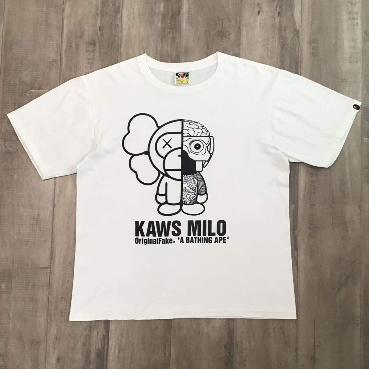 エイプ　希少　ＫＡＷＳ　リバーシブルＴ　Ｌサイズ ☆激レア☆ BAPE × Original Fake × KAWS Milo Tシャツ Lサイズ a