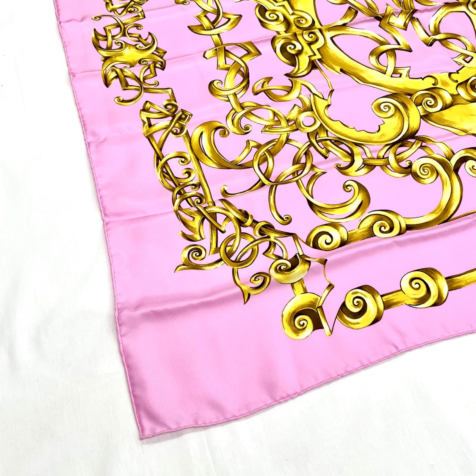 VERSACE スカーフ 大判 シルク ピンク ゴールド ヴェルサーチ